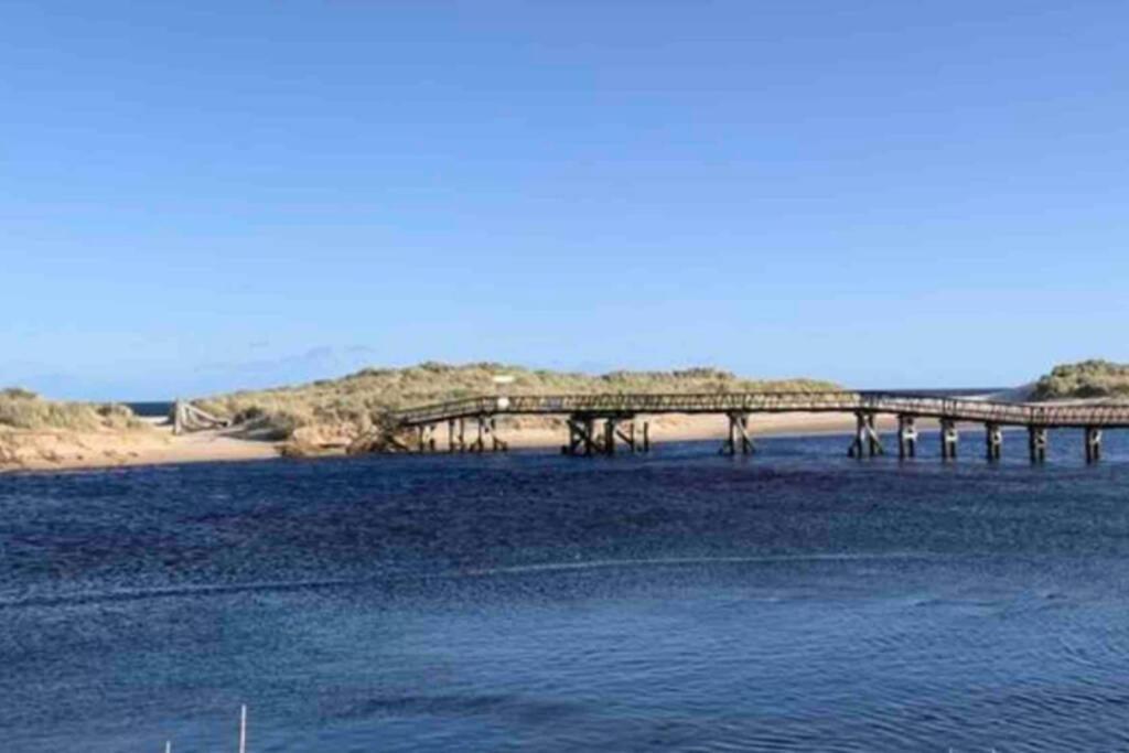 Beachfront Lodge, Lossiemouth Bay Exterior photo